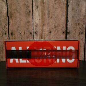 Huda Beauty Liquid Matte‎ Lippie